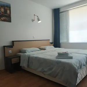 Apartament Private Studio 306 Complex Nev, Sarafovo, Beach & Airport ,With Swimming Pool, Free Parking, Burgas